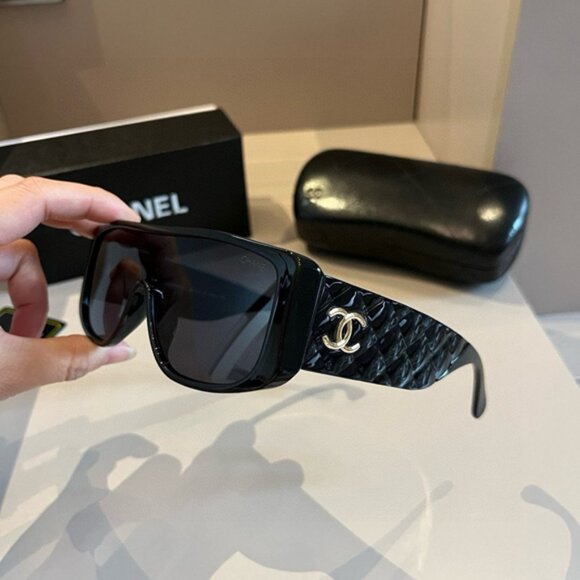 CHANEL Women's Black Sunglasses - Picture 1 of 7